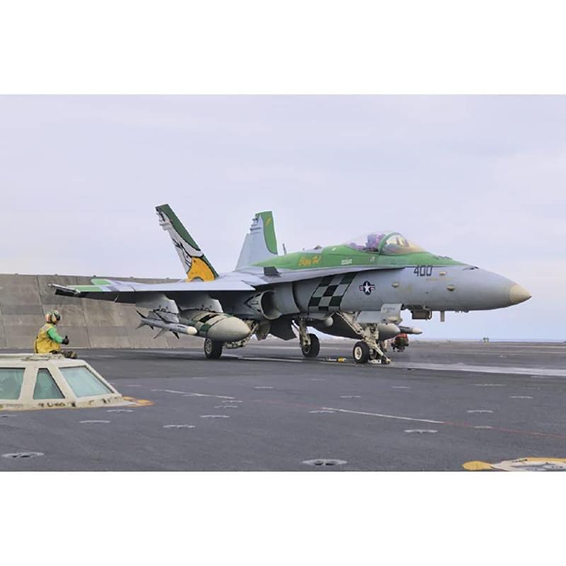 アカデミー academy 1/32 F/A18C Chippy Ho! Academy F/A-18C Chippy Ho! 1/72 - Kit de Modelo de Avião - Aviões